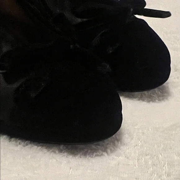 BCBG Maxazria Velvet/Satin 37/7B Black 3.5” Sexy Block Heel EUC (N) - Picture 10 of 16